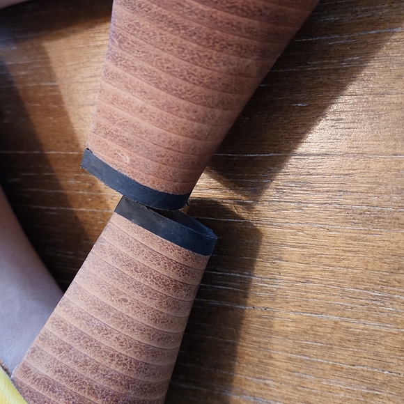 PETER JENSEN  YELLLOW  RUFFLE LEATHER SHOES - Picture 7 of 12